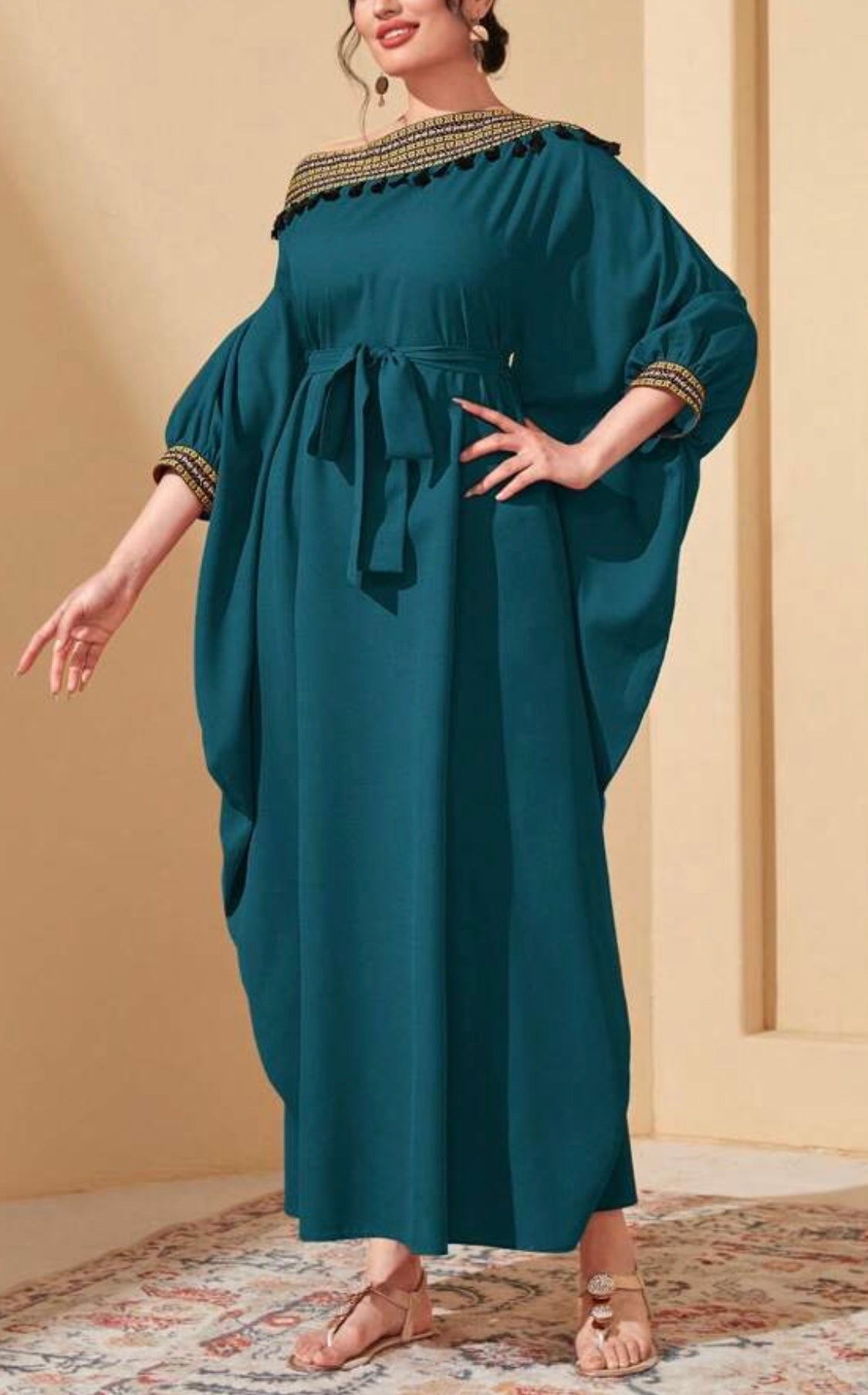 Stylischer Asymmetrischer Ausschnitt Damen Maxi Kleid mit gürtel - RAIZA Collection
