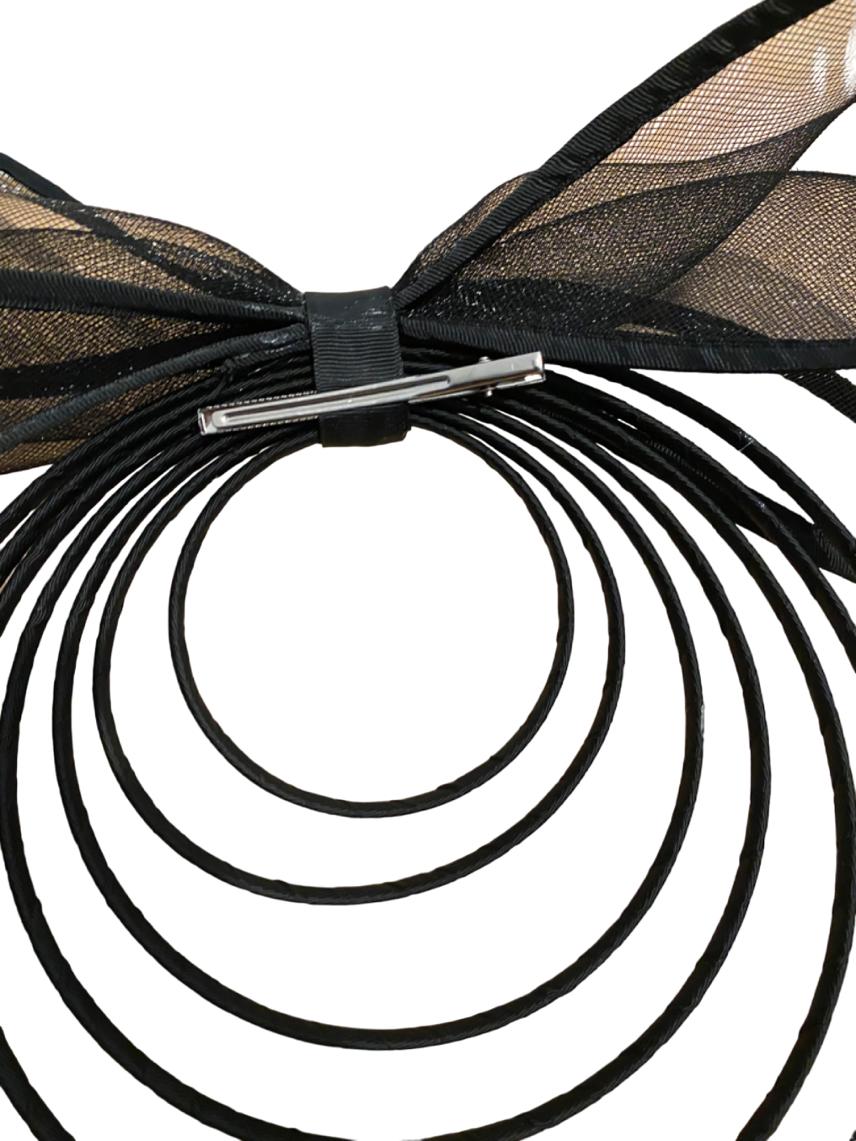 Damen Fashion und Fascinator Damen Hut mit Blume - RAIZA Collection