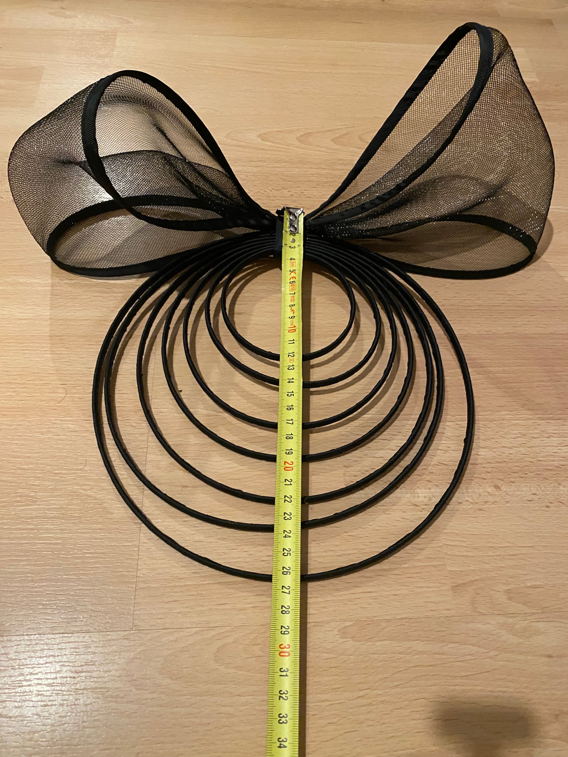Damen Fashion und Fascinator Damen Hut mit Blume - RAIZA Collection