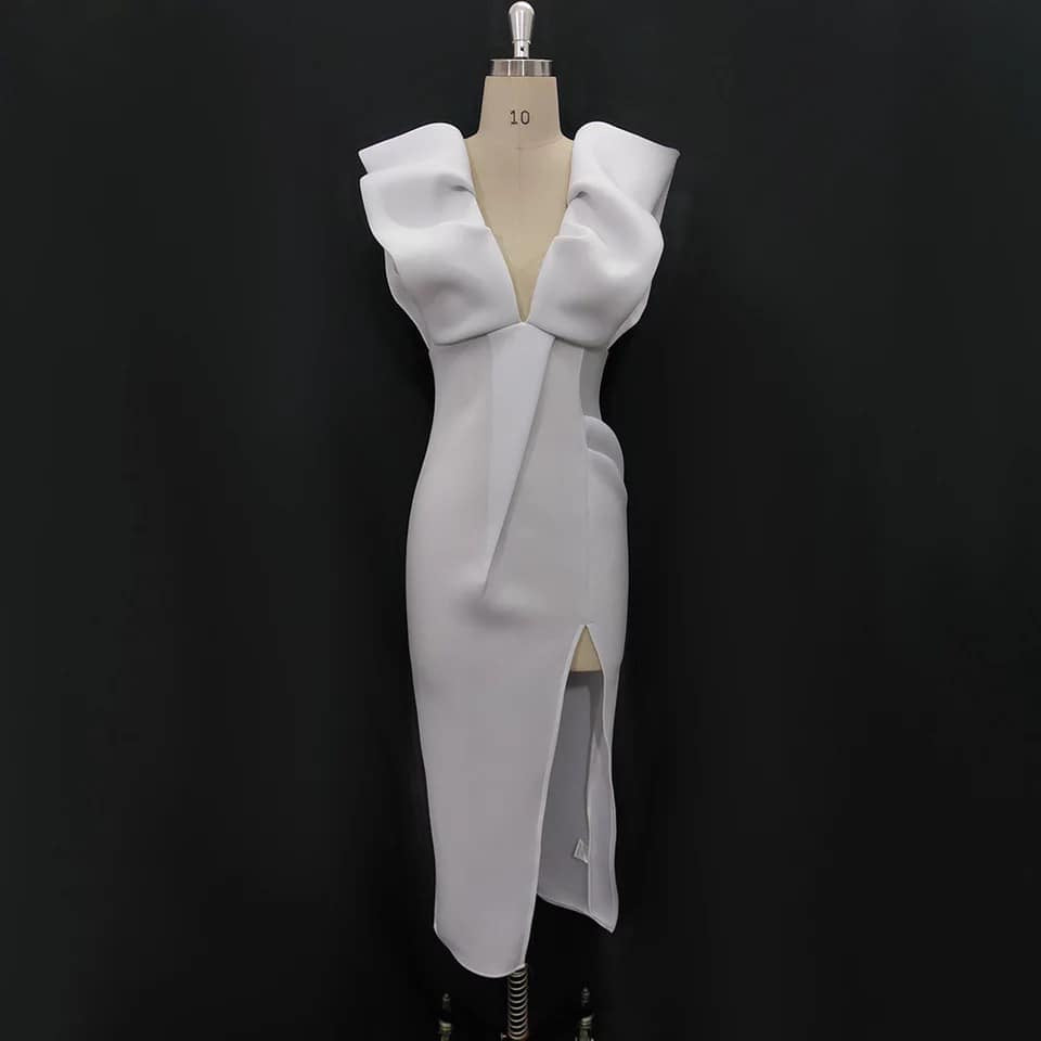 RAIZA Kleid mit Tiefem V-Ausschnitt - RAIZA Collection