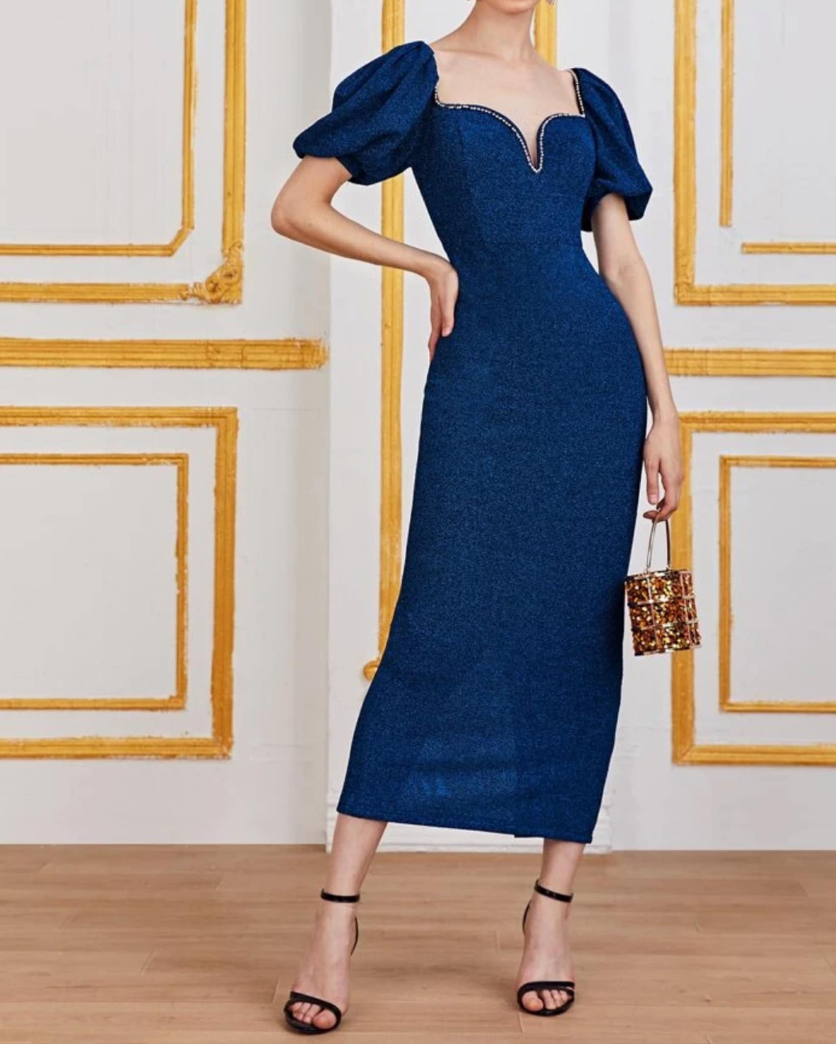 Frauen Figurbetontes  Kleid mit Herzenkragen und Glitzer - RAIZA Collection