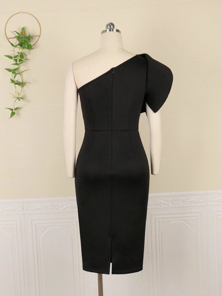Raiza elegantes Kleid mit einer Schulter - RAIZA Collection