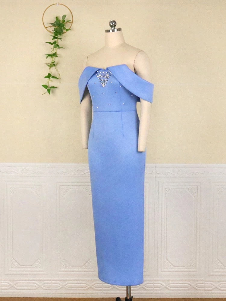 Damen ekegantes Kleid mit Perlen - RAIZA Collection